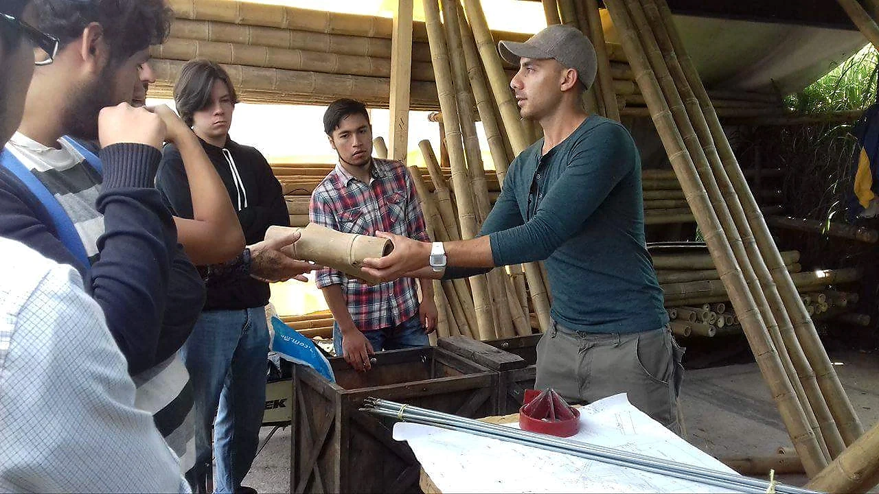 Taller de construcción en la BUAP
